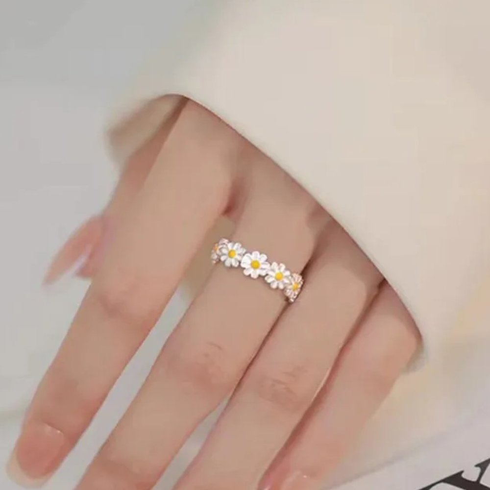 White & Yellow Daisy Flower 90s Y2K Adjustable Enamel Floral Ring NEW